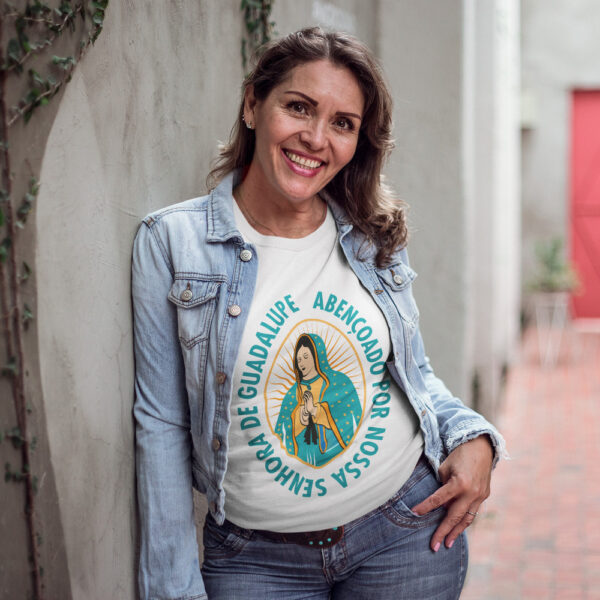 Camiseta católica Abençoado por Nossa Senhora de Guadalupe